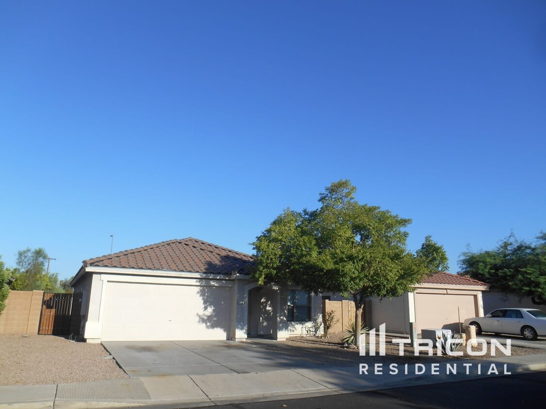 Primary Photo - 106 S Valle Verde