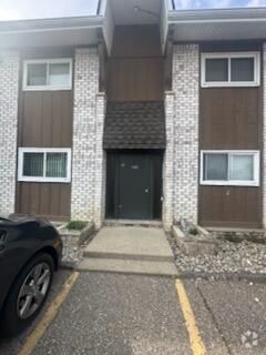 Building Photo - 7395 Woodview St