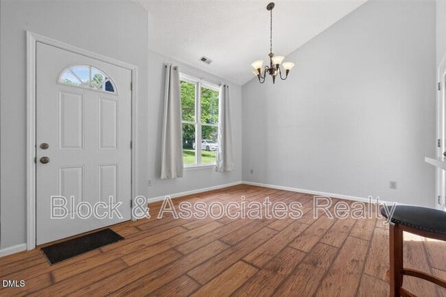 Foto del edificio - 105 Ellsworth Pl