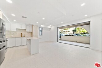 Building Photo - 1257 N Sweetzer Ave