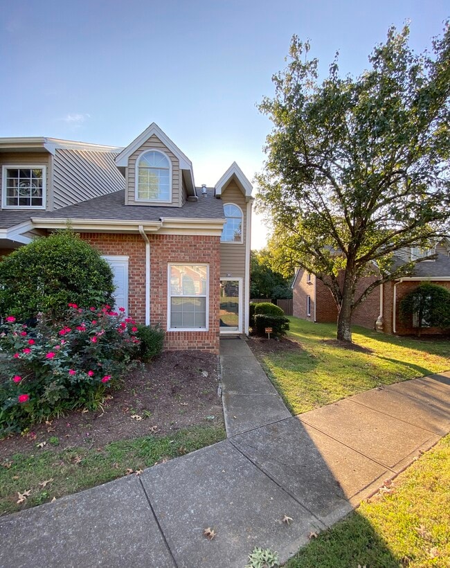 Building Photo - 339 Yorkshire Cir