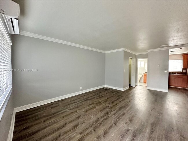 Foto del edificio - 1400 NE 56th St