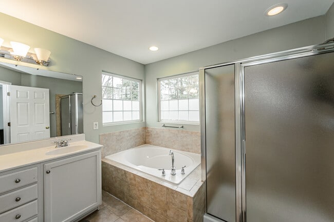 Building Photo - 1401 Olde Sage Ct