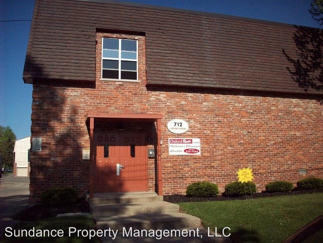 Building Photo - 712 S Poplar St