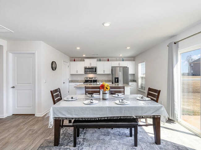 Foto del edificio - Earn Wealth While Leasing - Like a Homeown...