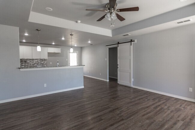 Building Photo - 3 bed 2 bath - Frenship ISD
