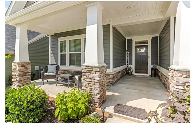 Building Photo - 500 Briar Oaks Ln