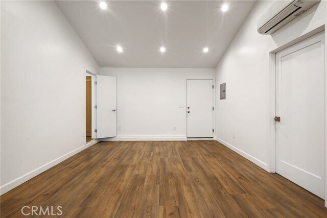 Foto del edificio - 6617 Farralone Ave