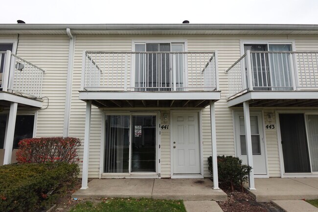 Building Photo - 441 Meadow Green Ln
