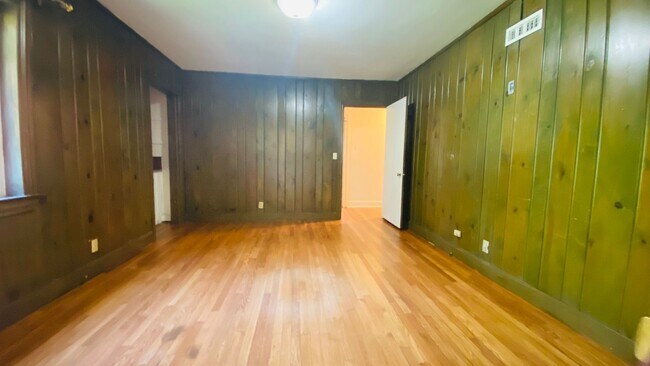 Foto del edificio - Three bedroom two bath