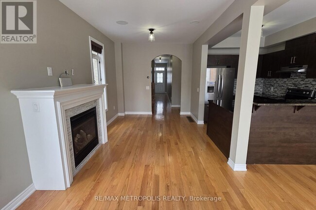 Building Photo - 9 Samba St