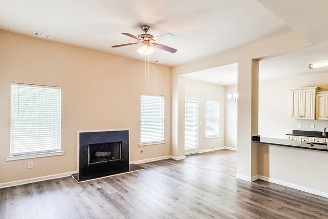 Building Photo - 71 Prescott Dr