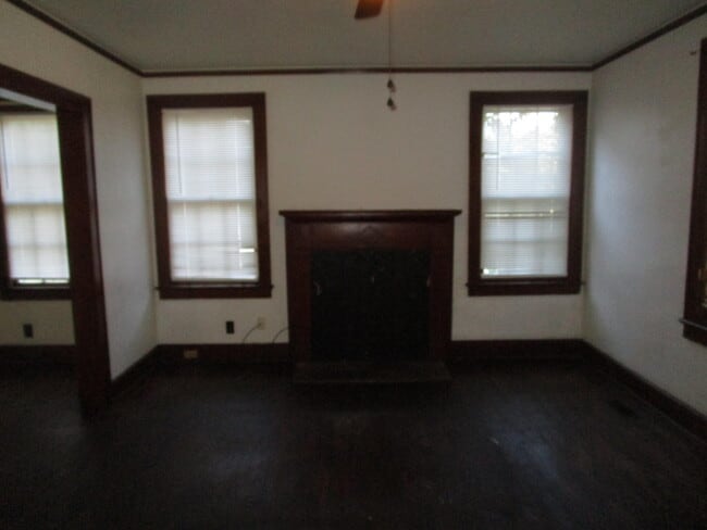 Building Photo - 326 N Magnolia St