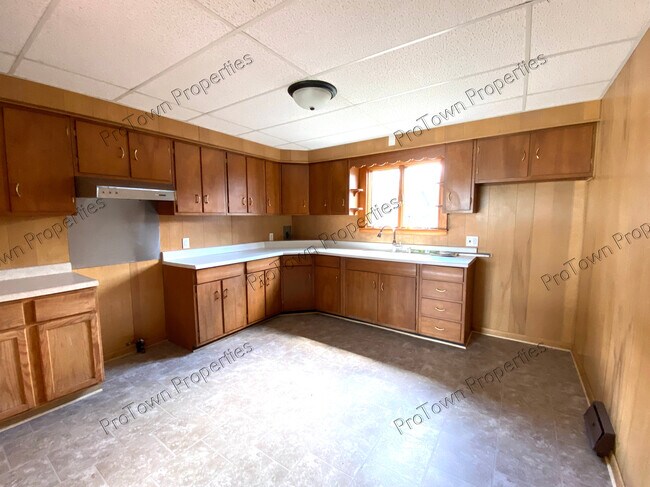 Building Photo - 301 E Kankakee River Dr