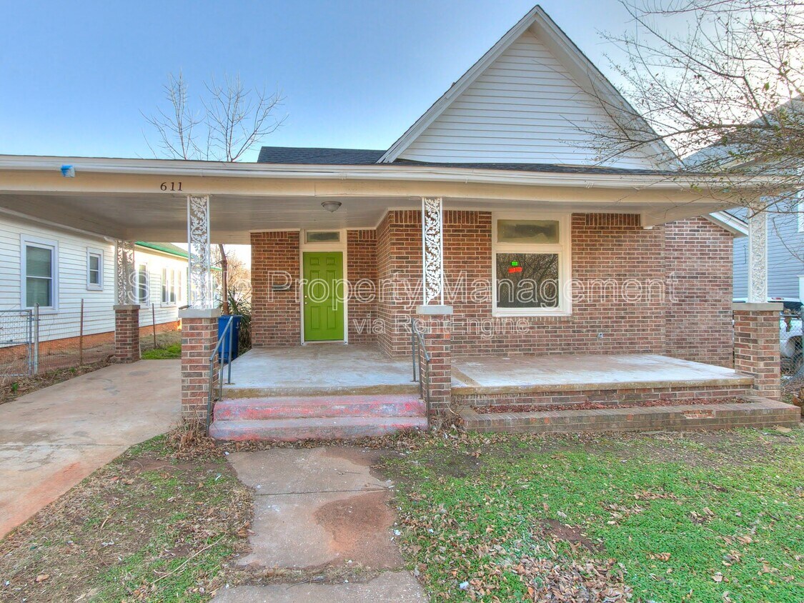 Primary Photo - 611 E Springer Ave