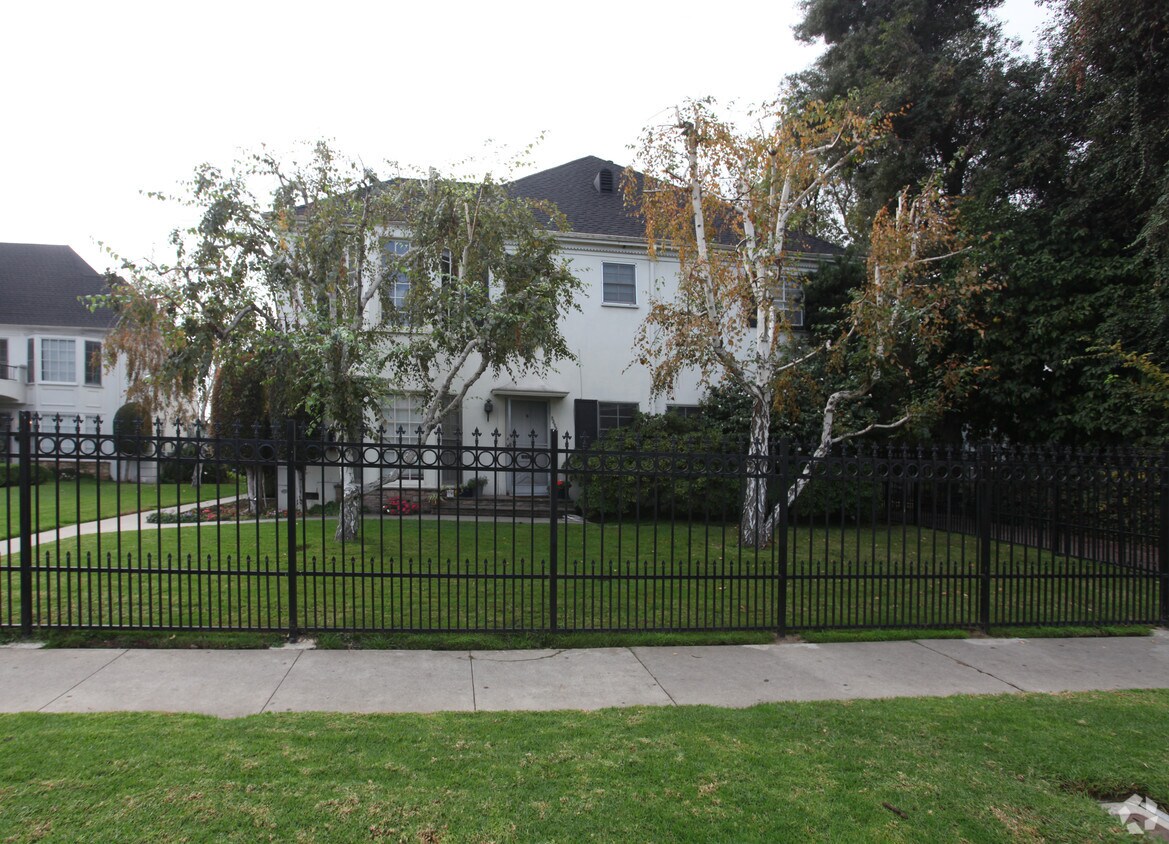 Foto del edificio - 5316 Loma Lind Ave