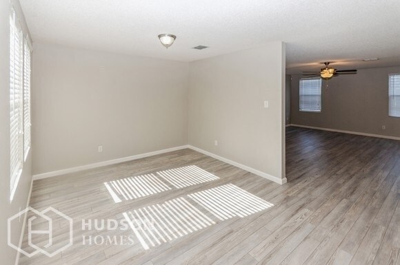 Foto del edificio - 3004 Deer Ridge Dr