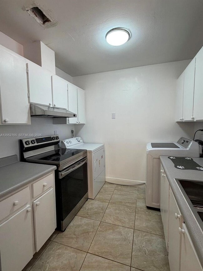 Building Photo - 5028 SW 138th Avenue Cir