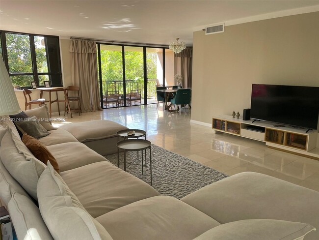Foto del edificio - 10175 Collins Ave