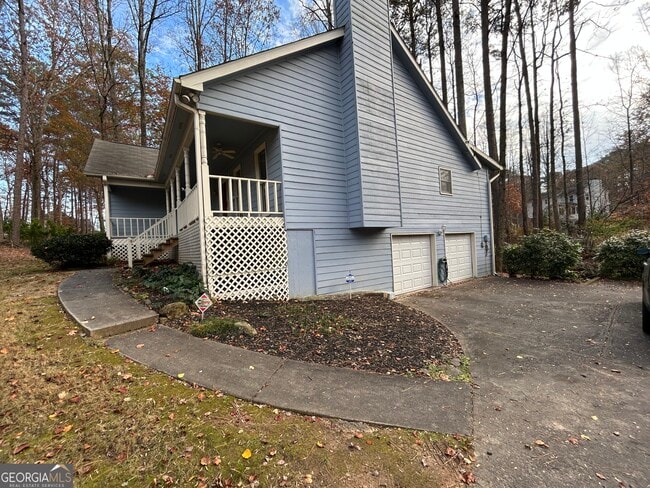 Building Photo - 240 White Pines Dr