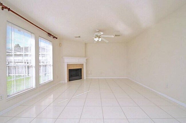 Foto del edificio - 15007 Sapling Oak Ct