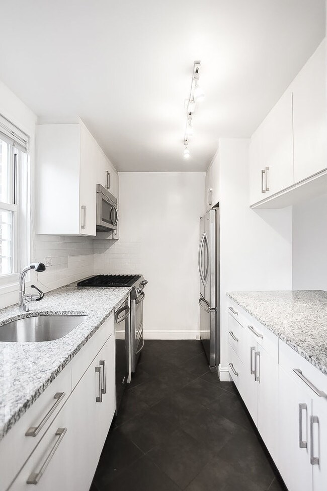 Building Photo - 336 East 86th St