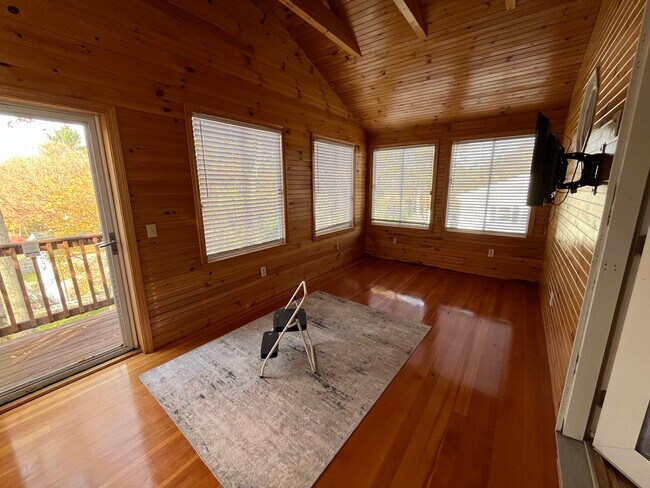 Building Photo - 43 Shady Hill Dr