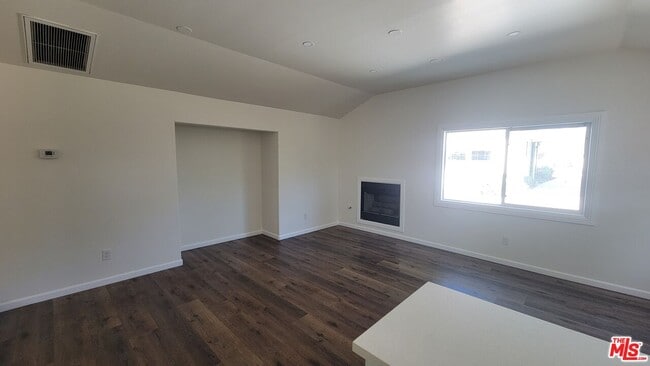 Building Photo - 7467 N Forbes Ave