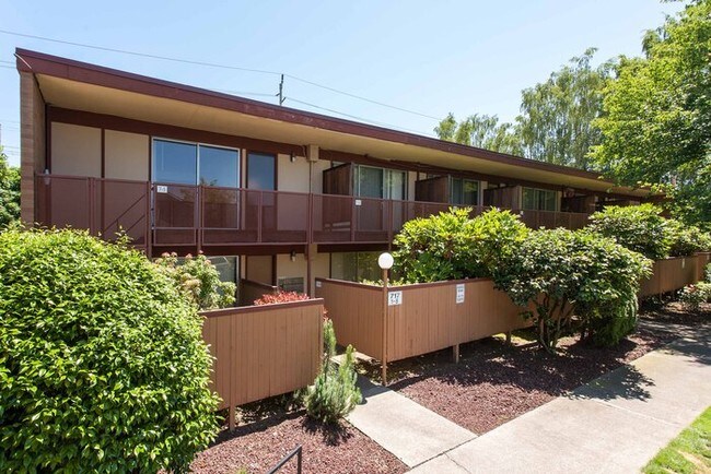 Building Photo - 713 SE 60th Ave