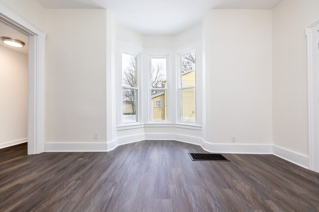 Building Photo - Detroit