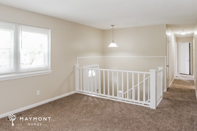 Building Photo - Spacious Home In Huntsville!
