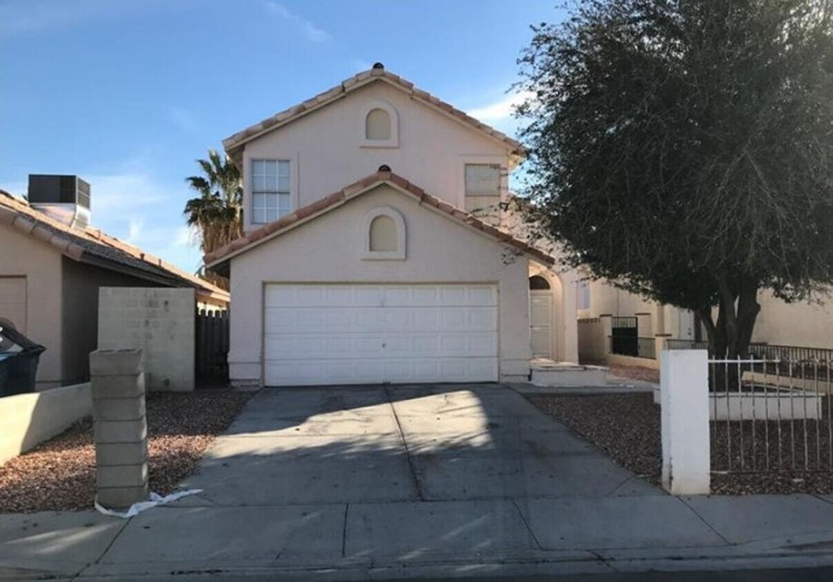 Foto principal - ABSOLUTELY BEAUTIFUL 3 BEDROOM 2 1/2 BATH