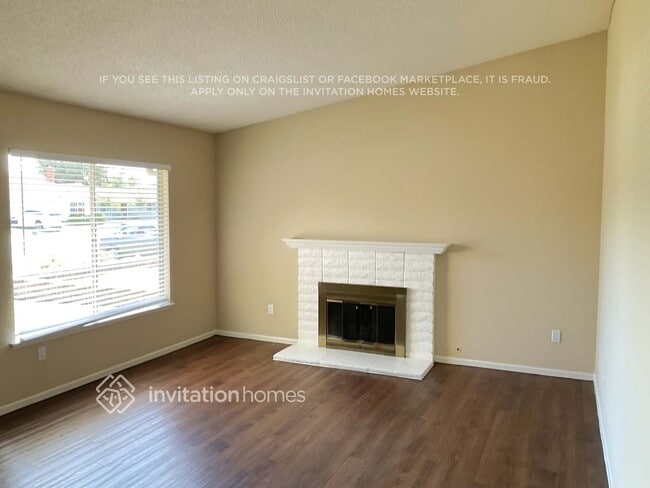 Building Photo - 12625 Softwind Dr