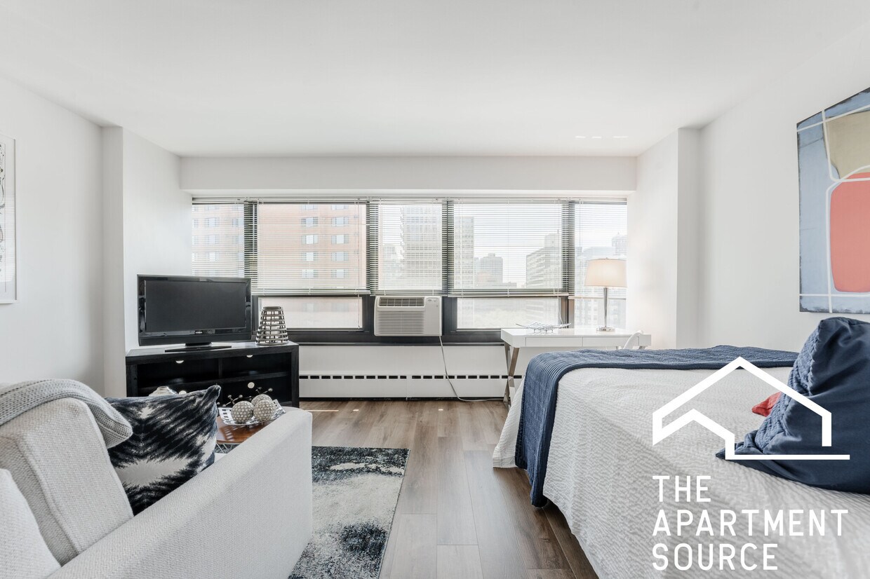 Foto principal - 3130 N Lake Shore Dr.