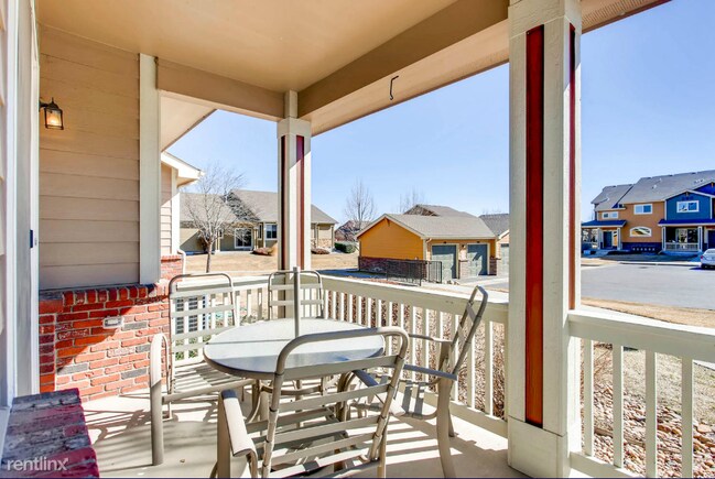 Building Photo - 320 Carina Cir