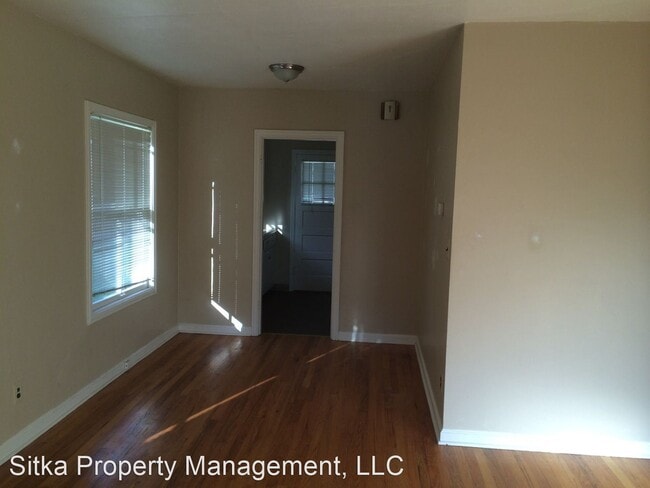 Building Photo - 1406 N Blandena St