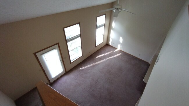 Foto del edificio - 764 Coe Rd