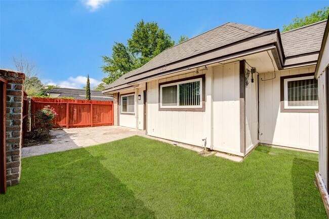 Building Photo - 12028 Mighty Oak Dr