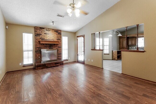 Building Photo - 2600 Amy Ct