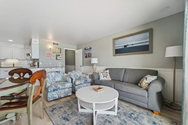 Foto del edificio - 8743 Thomas Dr