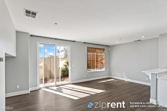Building Photo - 3 br, 2.5 bath Townhome - 354 Jefferson Dr...