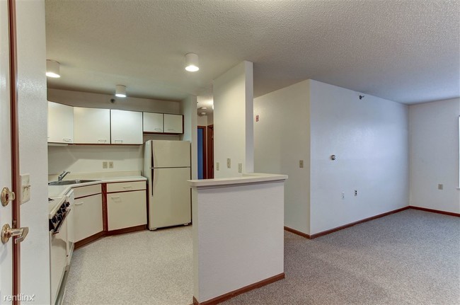 Building Photo - 4550 N Breton Ct SE