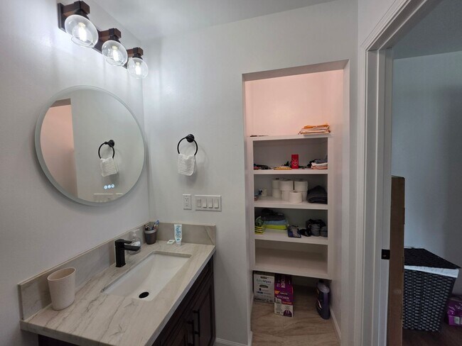 Foto del edificio - Newly Built 3 Bedroom / 2 Bath Home for Rent in Ainaloa Subdivision