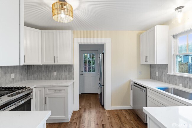 Foto del edificio - 689 43rd St