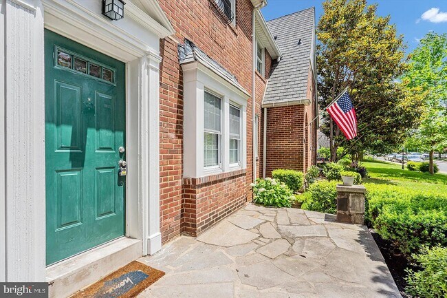 Building Photo - 410 Murdock Rd