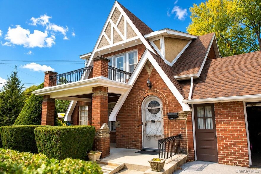 Foto del edificio - 153 Wisner Ave