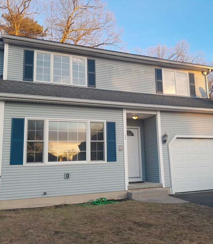 Primary Photo - 12-14 Eastwood Drive