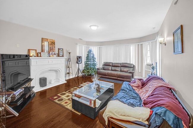 Building Photo - 7828 S Winchester Ave