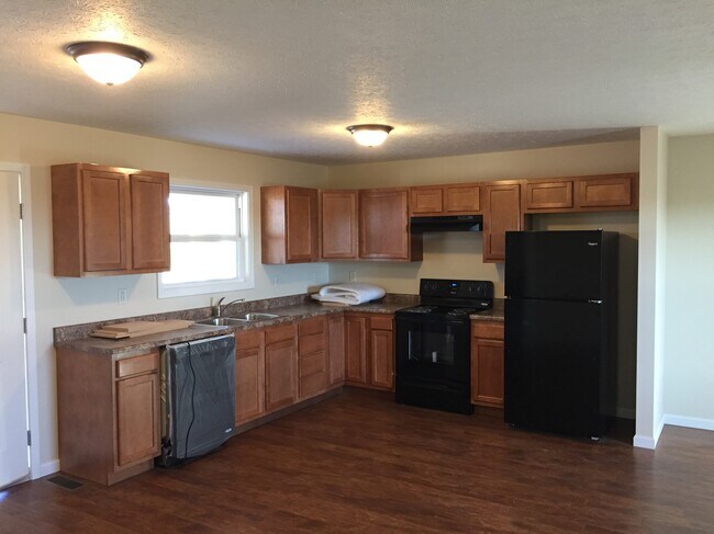 Building Photo - 222 Dutch Hills Ter