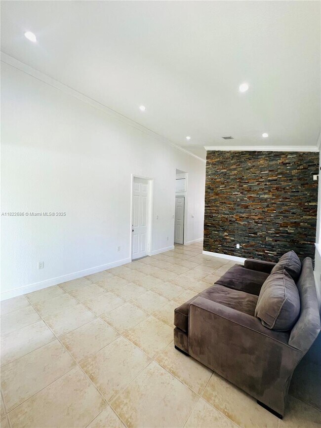 Foto del edificio - 550 NW 20th St
